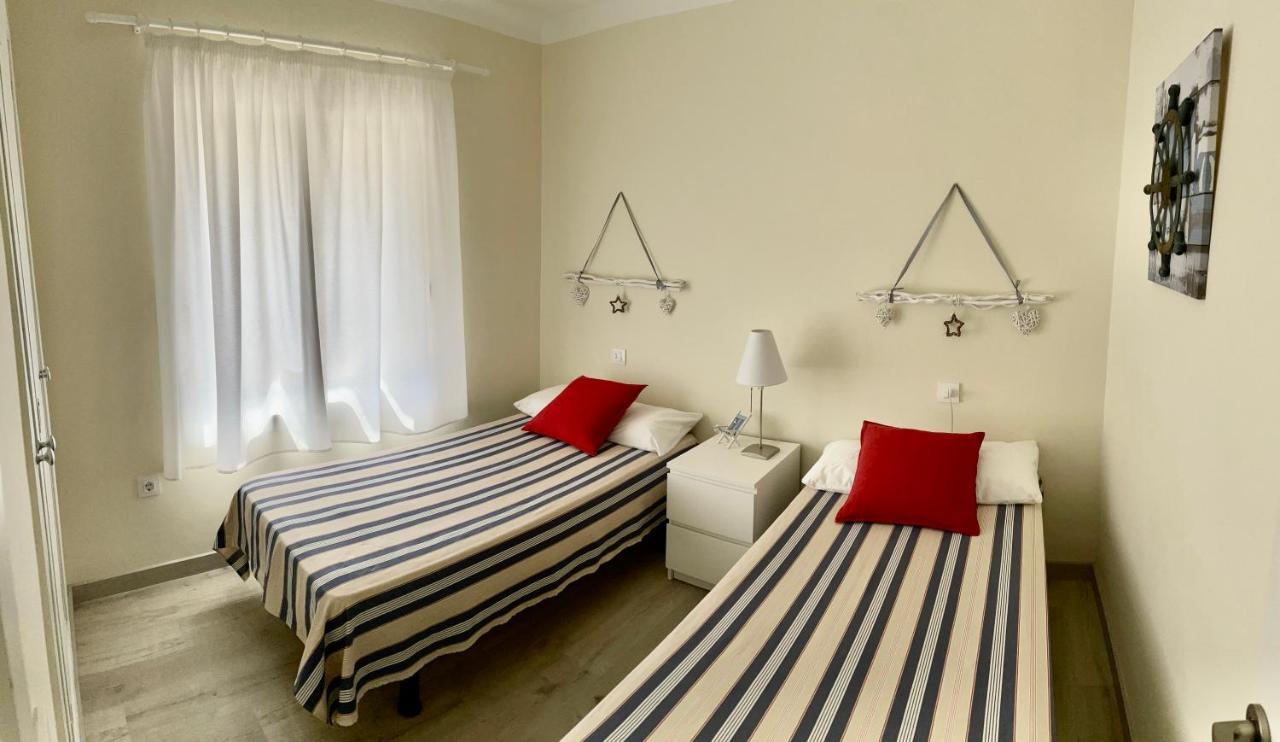 Apartament Grifeu Llança Buitenkant foto