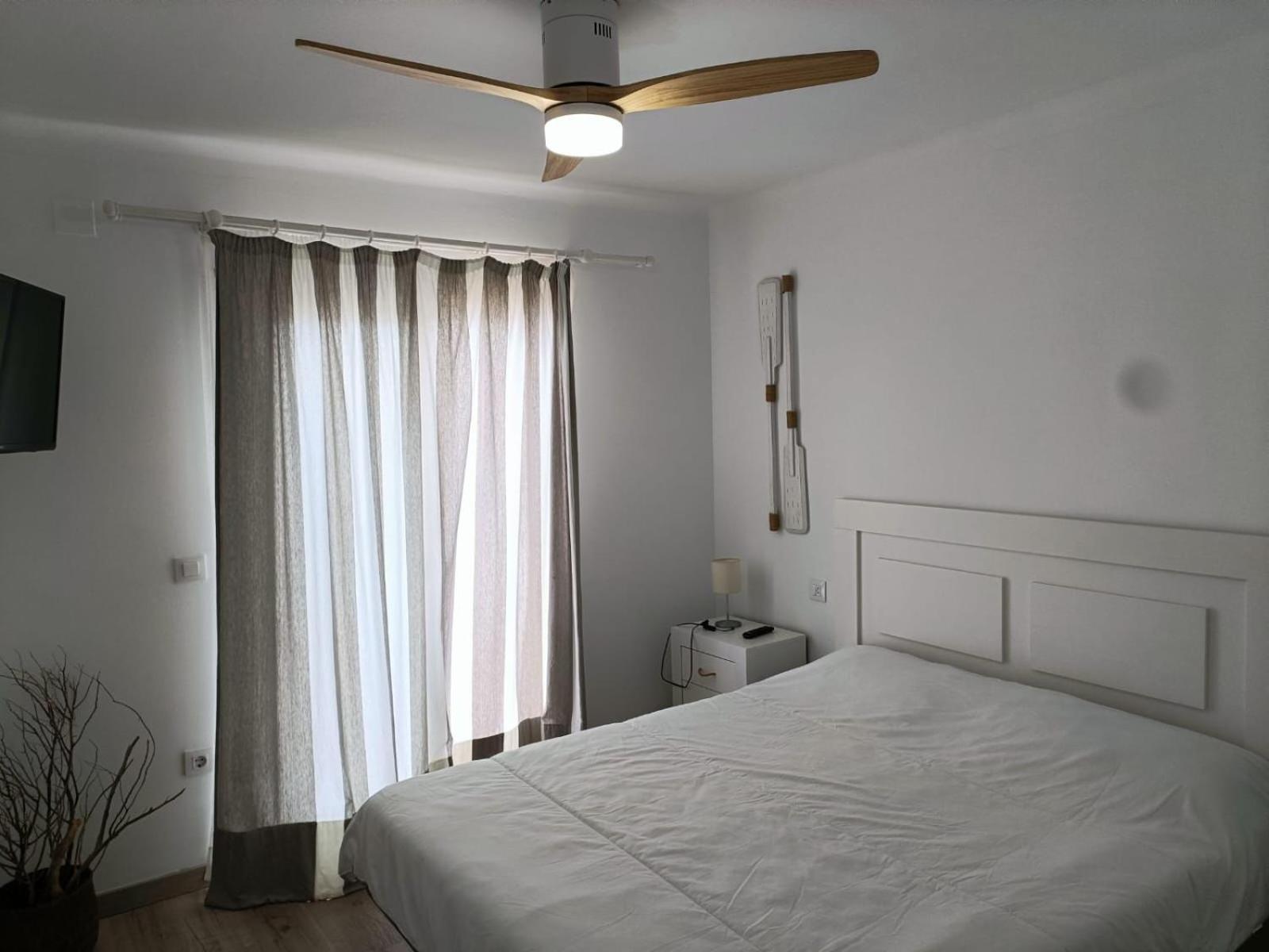 Apartament Grifeu Llança Buitenkant foto